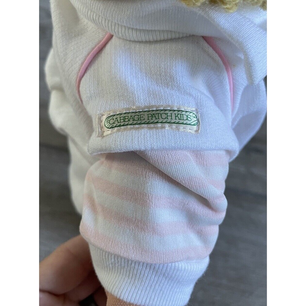 1982 cabbage patch doll Hong Kong Green Eyes Blonde With Sister 2015 EUC - Picture 4 of 14